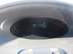 Yaris 1.3 2005 - Znikające wskaźniki paliwa i przebiegu na wyświetlaczu