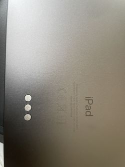 iPad PRO 11 3rd gen + Logitech Combo Touch