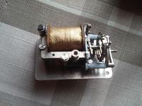 Jak uruchomić przedwojenny zegar elektryczny K. Żelazkiewicz?