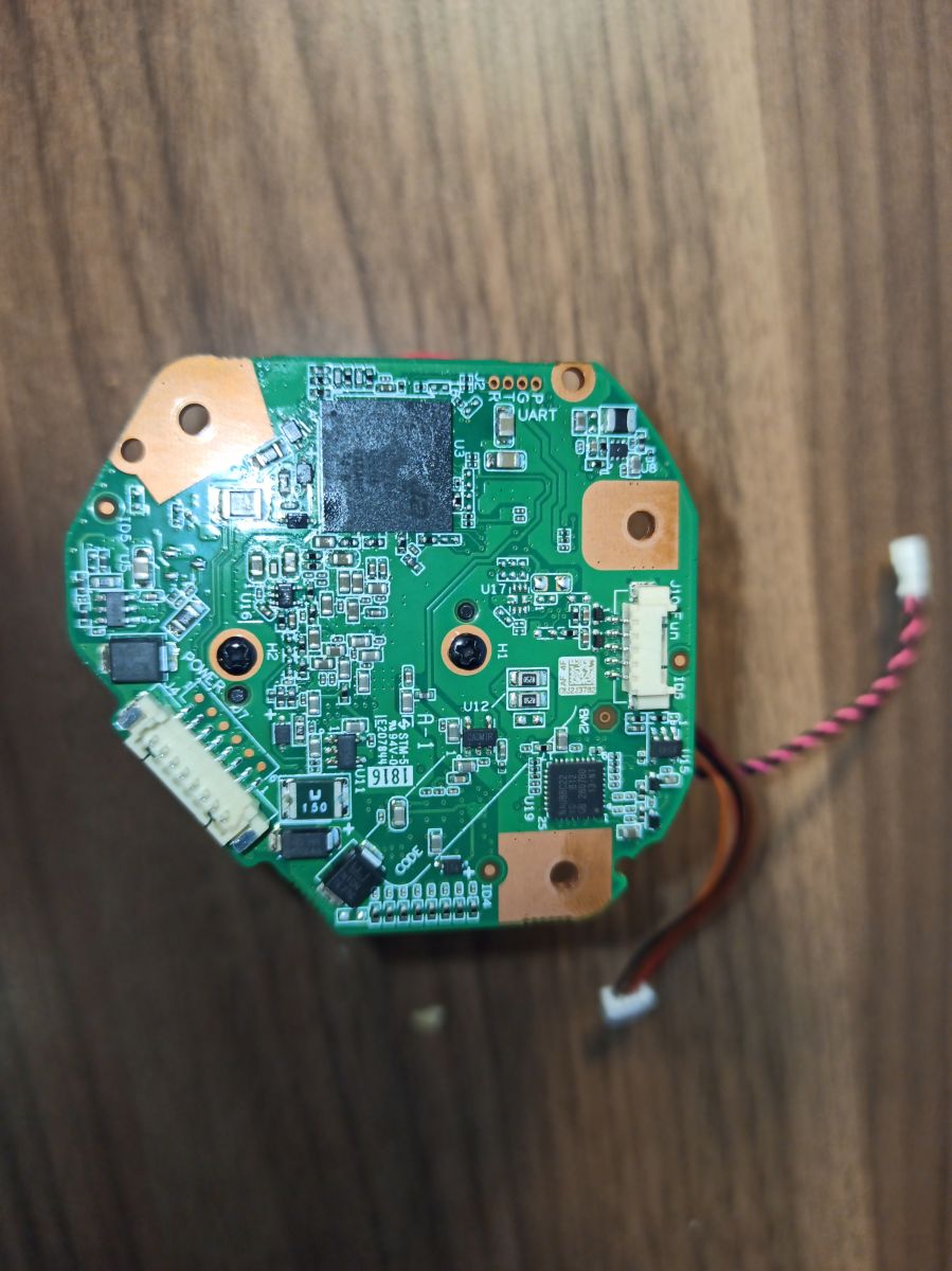 Reset kamery DAHUA HACHFW2241TZA2713 bez przycisku resetu i pinów do zwarcia