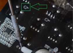 Uszkodzona część w klawiaturze Razer Chroma Black Widow - identyfikacja i wymiana elementu A4