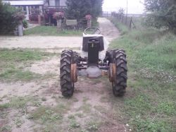Traktorek sam 4x4 druga konstrukcja Traktorek sam 4x4 druga konstrukcja