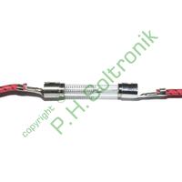 Czy można użyć bezpiecznika 250V 2A zamiast 5kV 0,7A w mikrofali?
