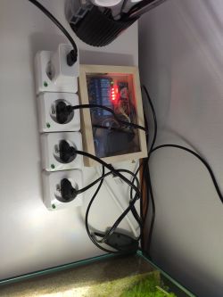 Wemos d1 ESP8266 + DHT22 sensor. Each sensor shows different values.