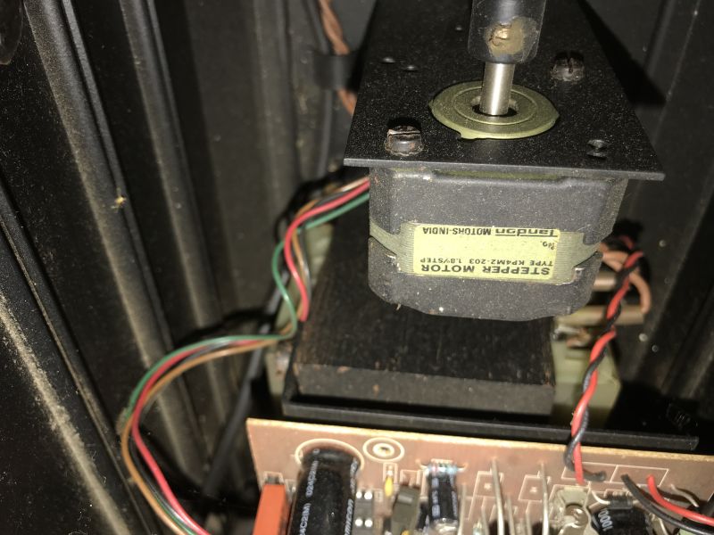 Disco lighting from the pre-DMX era – what lies inside the analogue Trix BrokenSwing 501?