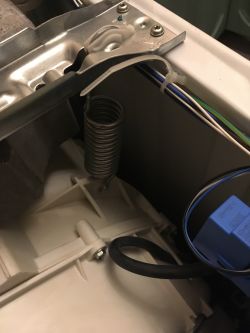 Pralka Haier HW60-10F2S - Bęben ociera o fartuch Pralka Haier HW60-10F2S - Bęben ociera o fartuch