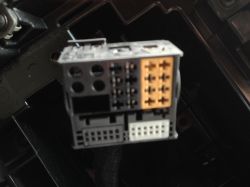 Jak podłączyć pin nr4 wtyczki kamery cofania do Audio15 w Crafterze?