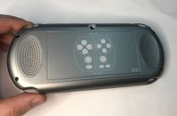 Portable X12 1100+ games console with TV output - test, interior, construction