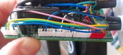 Jak podłączyć LCD do sterownika LSW06-90B1AFSB-U w rowerze YOUIN?