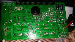 Gdzie przylutować kabelek zasilający zegarek elektroniczny?