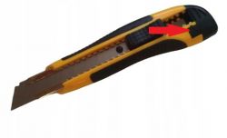 Replacing the blade in a wallpaper cutter - step by step instructions