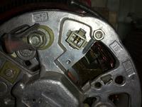 Alternator - Podłączenie regulatora napięcia (różne oznaczenia)