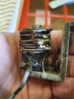 BMW R25 - regulator napięcia, uszkodzone uzwojenie