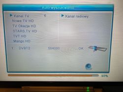 Ekran dekodera z wyszukanymi 6 kanałami DVB-T2 na częstotliwości 554 MHz
