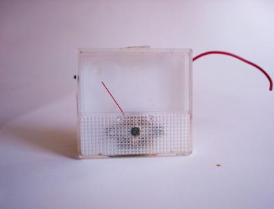 Czy można pod kabel od głośnika podłączyć potencjometr?