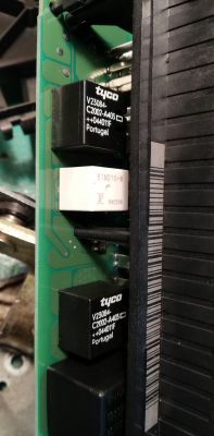 VW Polo 9n SDI 2004 - Wycieraczki działają nieregularnie, klikanie przekaźników