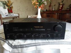 [Sprzedam] Sony TAF 519 R - wzmacniacz 2x75W, lekko porysowany, bez pilota