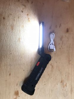 Recenzja i wnętrze latarki Worklight W-52 ładowanej przez USB Recenzja i wnętrze latarki Worklight W-52 ładowanej przez USB