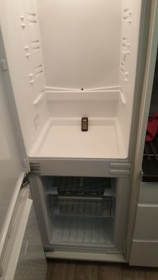 Bosch KIV 34A51 - Nie chłodzi góra- wypchnięta ścianka. Bosch KIV 34A51 - Nie chłodzi góra- wypchnięta ścianka.