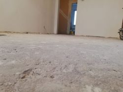 Jak wyrównać podłogę w mieszkaniu