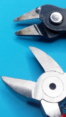 Precyzyjne szczypce tnące: Knipex 7803125, recenzja