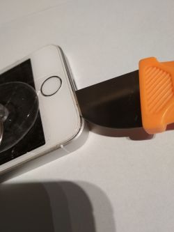 Jak wymienić wyświetlacz w iPhone SE? Jak wymienić wyświetlacz w iPhone SE?