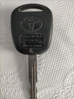 Kodowanie pilota centralnego zamka w Toyota Yaris D4D 2008 po wymianie baterii