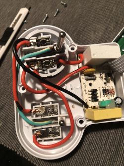 Programator czasowy DT05 - funkcja programowania na dwóch gniazdach