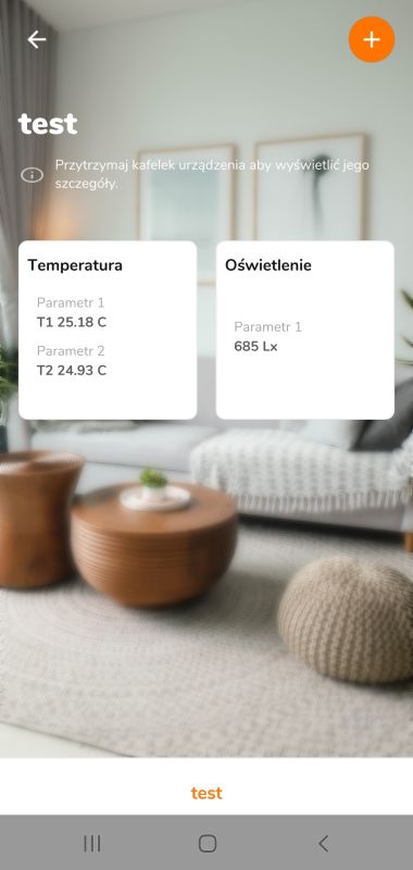 Ekran aplikacji „test” z kafelkami: Temperatura (T1 25,18°C, T2 24,93°C) i Oświetlenie 685 lx.