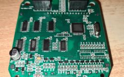 Płytka PCB testera Noyafa NF-8108 z widocznymi układami scalonymi i złączami RJ45
