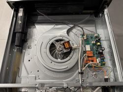 Electrolux COC8H31Z – brak 230V na środkowej grzałce, nierówne pieczenie