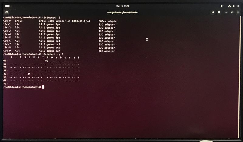 Ekran terminala Ubuntu z wynikami i2cdetect i tabelą adresów I2C.