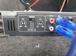 Ustawienie filtrów H.P.F i L.P.F na wzmacniaczu car audio