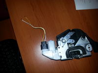 Jak podłączyć sterownik CARPROTECT BX 10 do zamków w VW Fox?