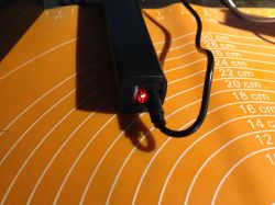 Recenzja latarki z funkcją powerbanku z Biedronki - użytkowanie i funkcje