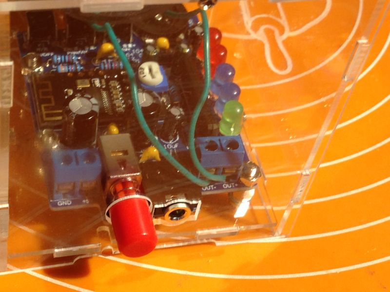 Mała kolumna DIY z Bluetooth. Recenzja zestawu do samodzielnego montażu.