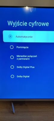 Menu telewizora z opcjami wyjścia cyfrowego, w tym Automatycznie i Dolby Digital.