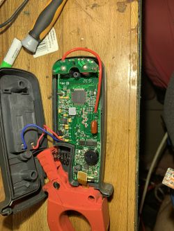 Multimetr Derre DE 3110 - brak pomiaru prądu, czy to wina bezpiecznika A4 czy PTC na wejściach?