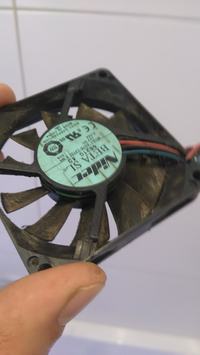 Komputer wyłącza się samoczynnie - dolny wentylator nie działa, czy to chłodzenie CPU?