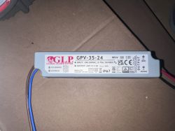 LED do łazienki nie świecą na nowym zasilaczu, działają na oryginalnym