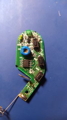 Prestige - Dioda w pilocie alarmu samochodowego pali się non-stop. Jak naprawić?