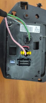 Moduł elektryczny z kablami i złączami