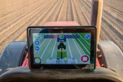 Alternatywy dla GPS w prowadzeniu równoległym na polu