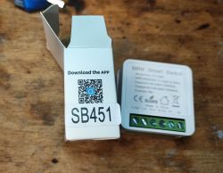 Packaging and Device Smart Switch SB451 Packaging and smart switch SB451 with labels.