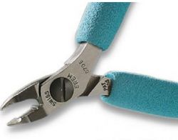 Szczypce Swiss EREM z niebieskimi uchwytami.