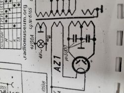 Fragment schematu elektrycznego z lampą AZ1 i elementami układu prostowniczego