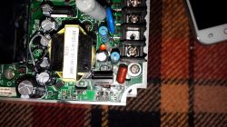 Zdjęcia wnętrza falownika Ecogoo 9100 2.2kw do identyfikacji elementów