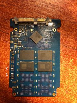 Karta drukowana dysku SSD Platinet 240GB z oznaczeniami pinów.