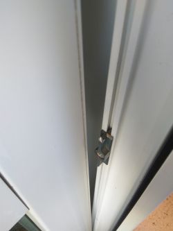 Adjusting the balcony door - a problem with a tilting setting