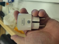 [BK7231N] BurgSmart PROTECT Plug 2142 - glued board, how to reach flashing pads?